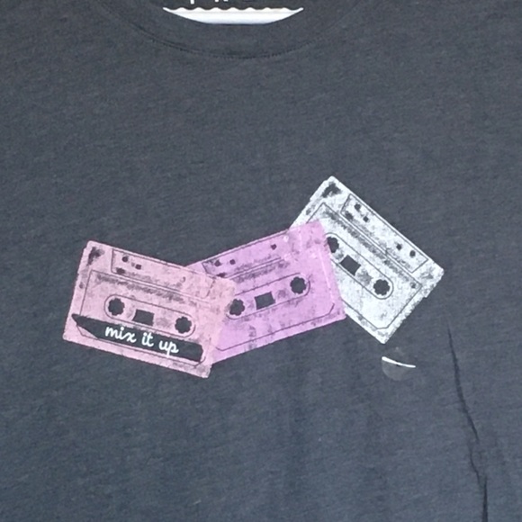 NWT Aeropostale Graphic Tee - Picture 2 of 2